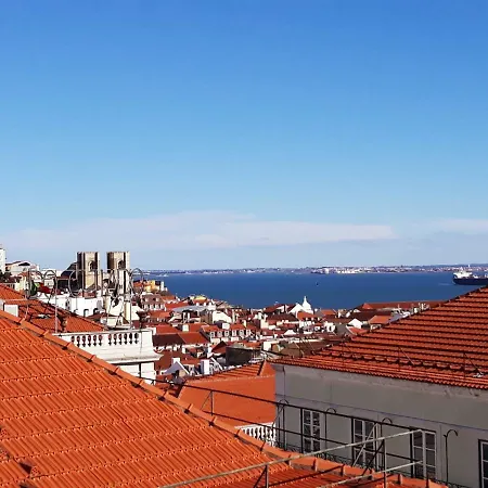 Chiado Apartment With View To The Castle Lisbon Exterior photo