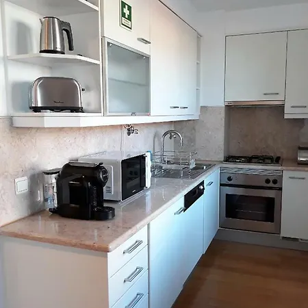 Chiado Apartment With View To The Castle Lisbon Exterior photo